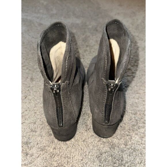 Aquatalia Taylor Dark‎ Grey Textured Suede Leather Ankle Heel Booties Boots 7.5 - Picture 4 of 8